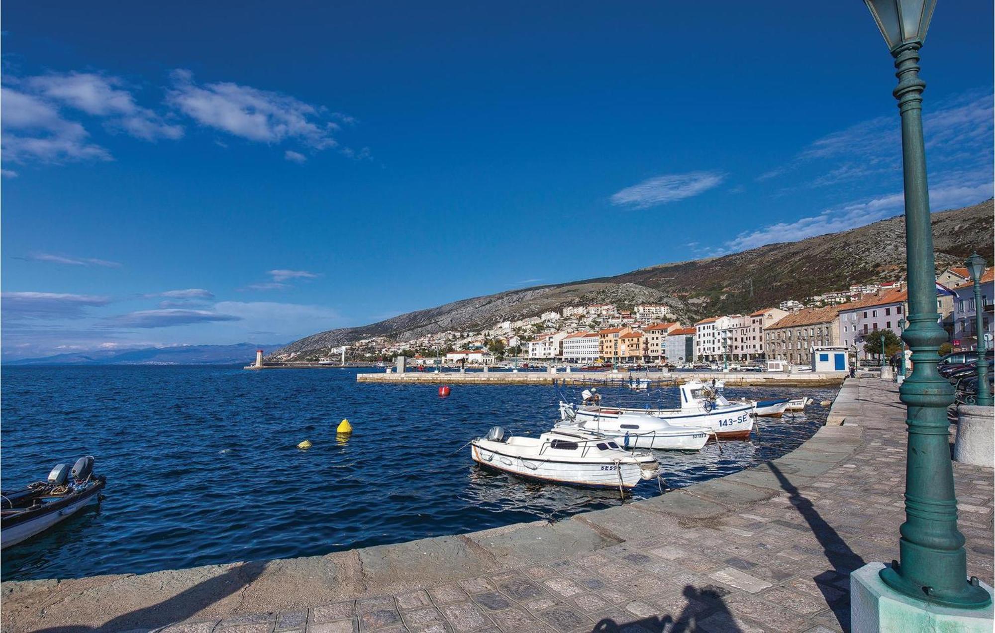 Awesome Home In Senj With Kitchen Eksteriør billede